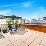 Acacia Suite